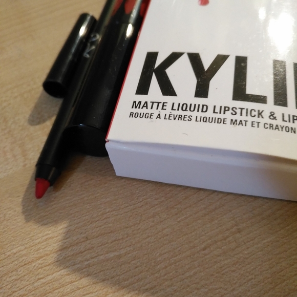 Kylie Lip Kits - Picture 4 of 5